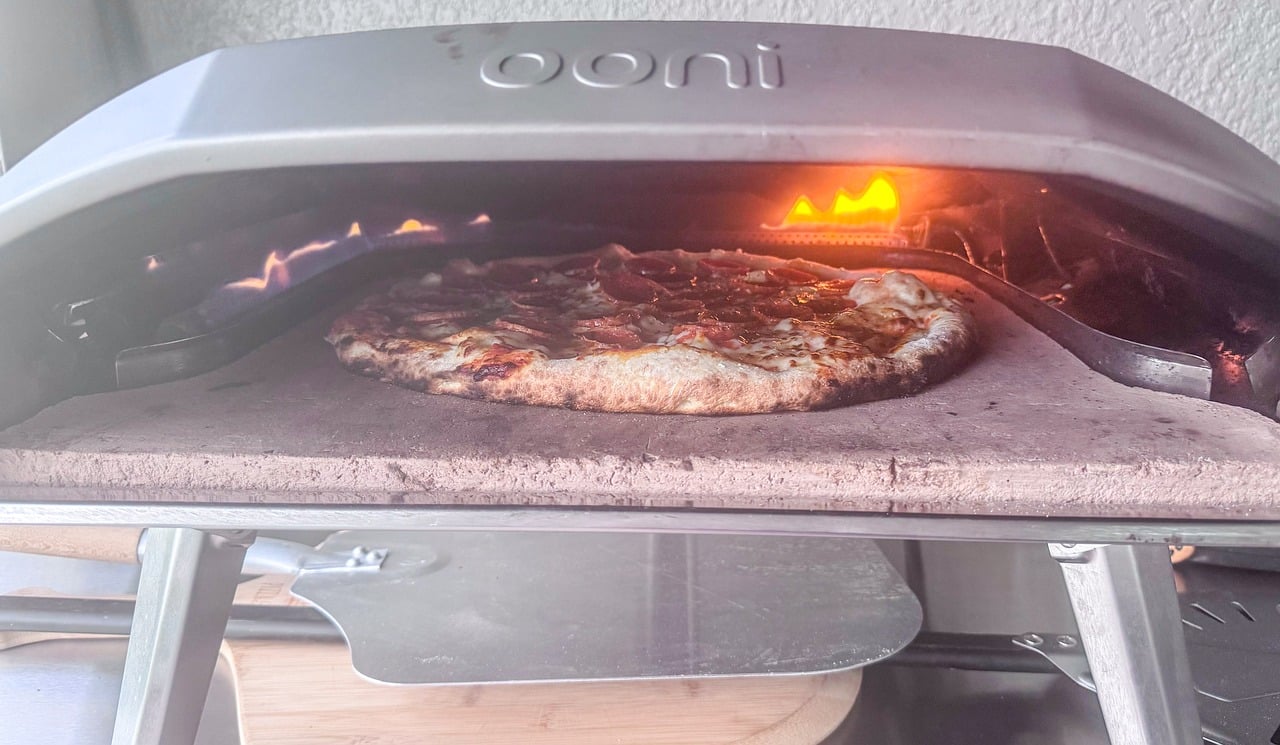découvrez les secrets de la pizza faite maison! avec des ingrédients frais et des recettes faciles, préparez des pizzas délicieuses qui raviront toute la famille. personnalisez-les à votre goût et savourez chaque bouchée.