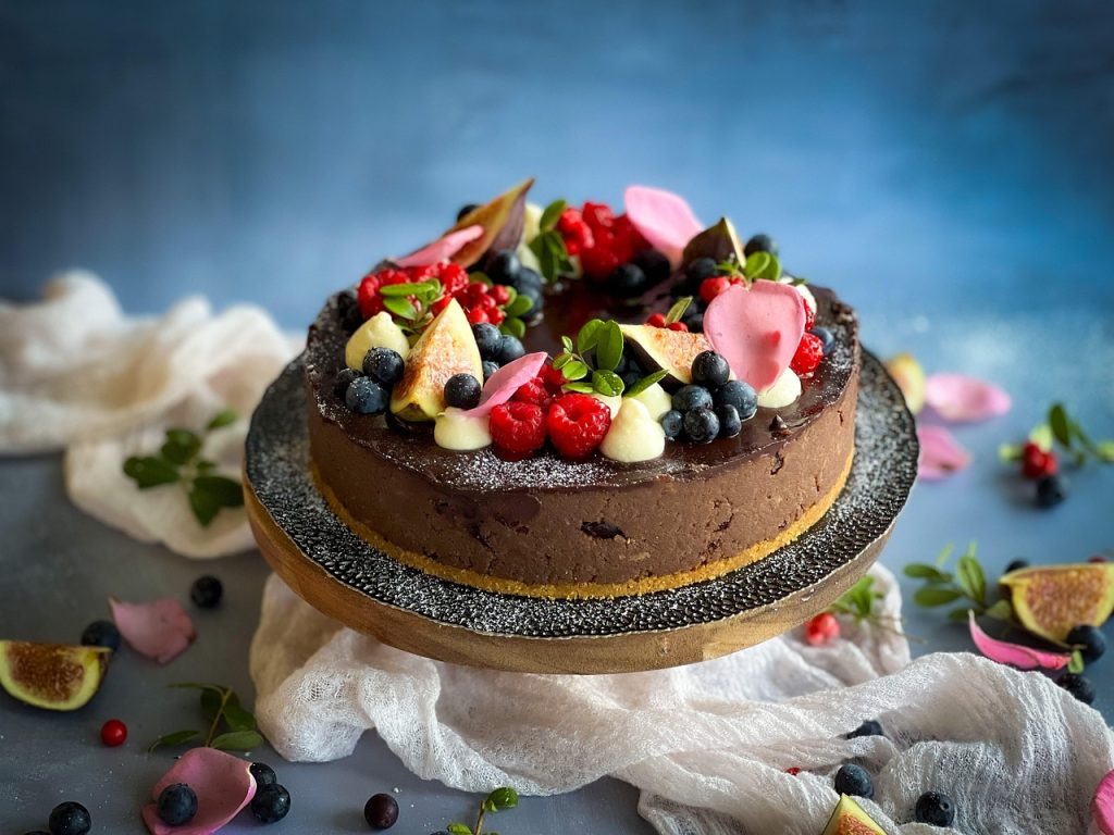 découvrez notre irrésistible gâteau d'anniversaire au chocolat, alliant moelleux et saveurs riches pour rendre vos célébrations inoubliables. parfait pour tous les amateurs de chocolat!