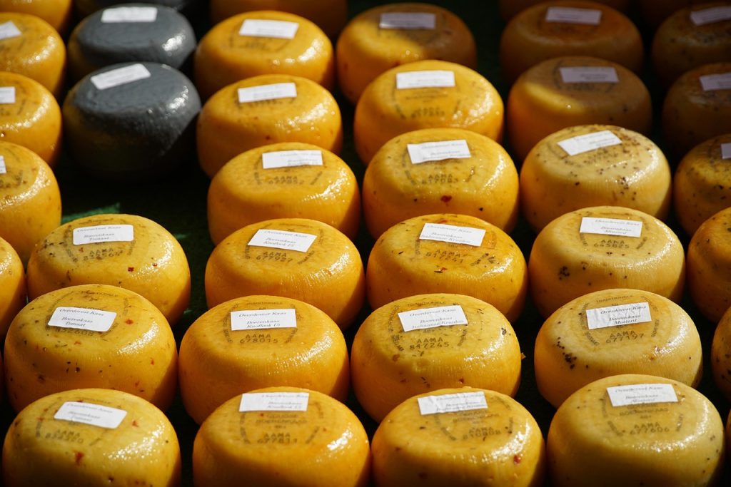 découvrez l'art de la dégustation de fromage avec notre guide complet. explorez des saveurs délicieuses, des accords parfaits et des conseils d'experts pour apprécier pleinement chaque bouchée de fromage. que vous soyez un amateur ou un novice, cette expérience gourmande vous transportera au cœur des meilleures fromageries.